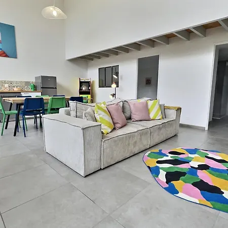 Apartment Pop Centre *